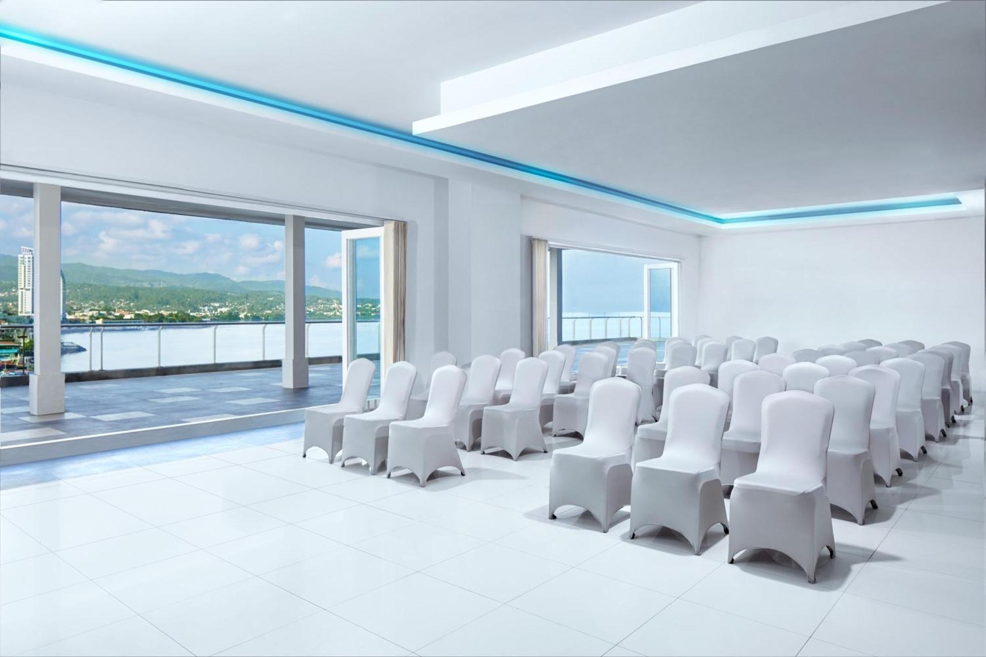 Four Points By Sheraton מנאדו מראה חיצוני תמונה