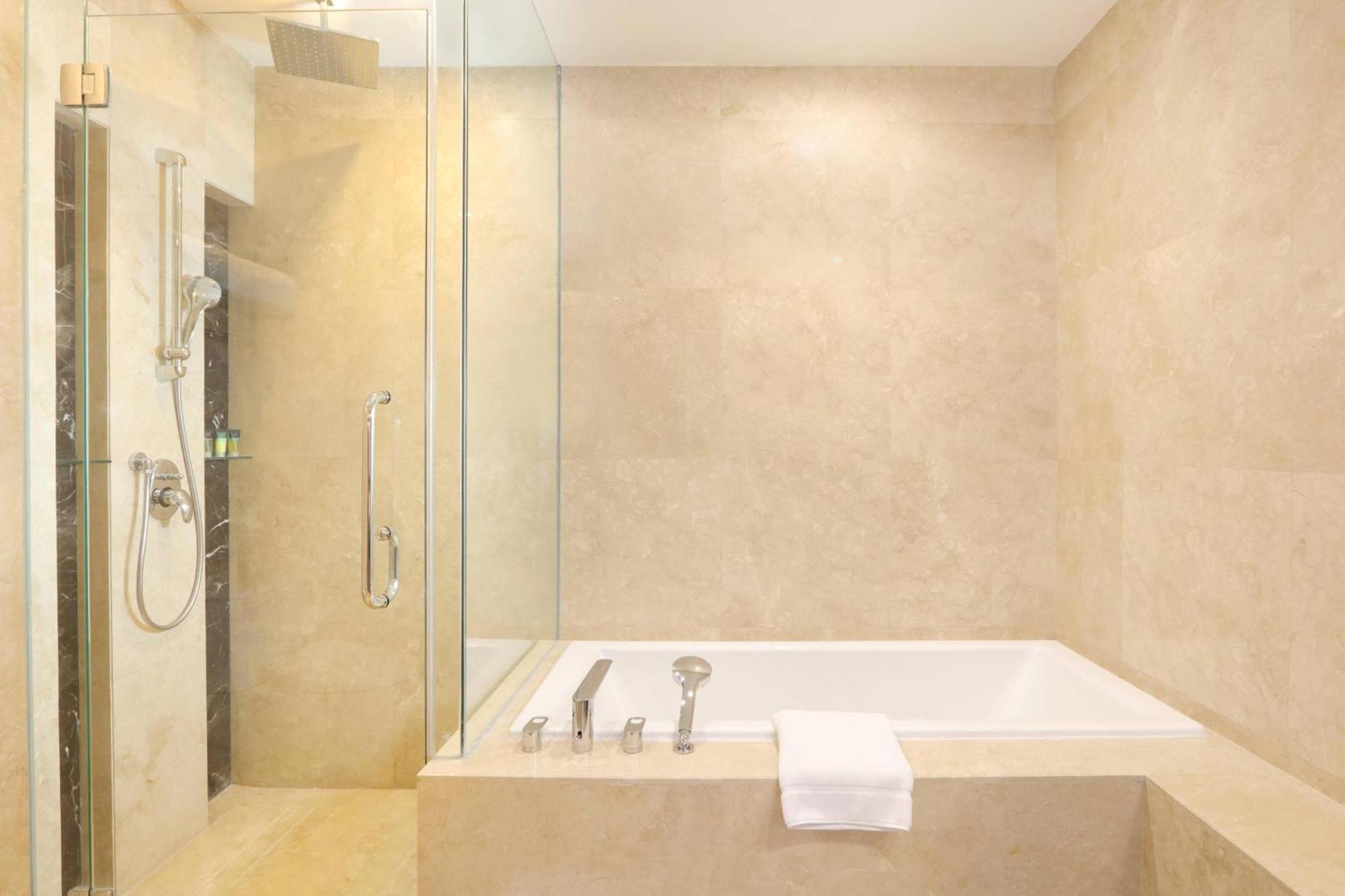 Four Points By Sheraton מנאדו מראה חיצוני תמונה